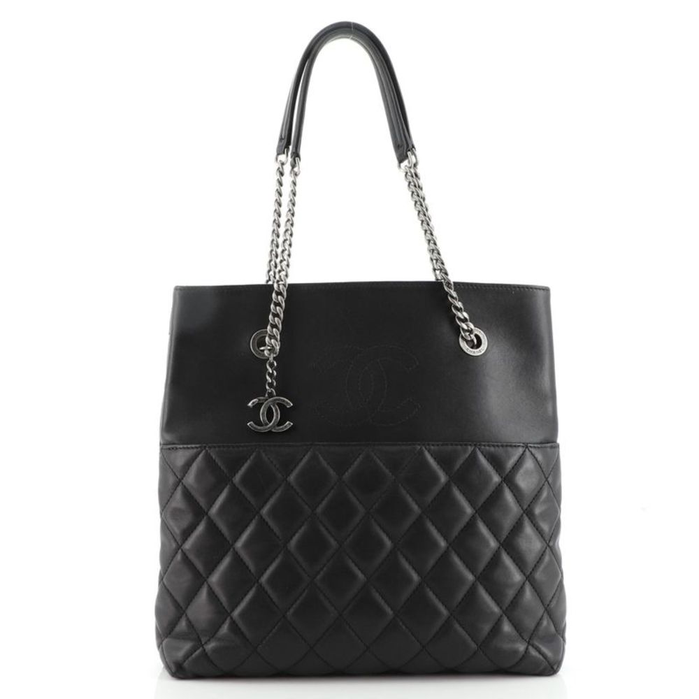 SOLD✨✨✨Chanel Urban Delight Chain Tote Quilted Lambskin Small Black